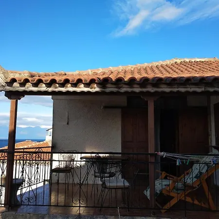 Kiki's Summer House Апартаменты