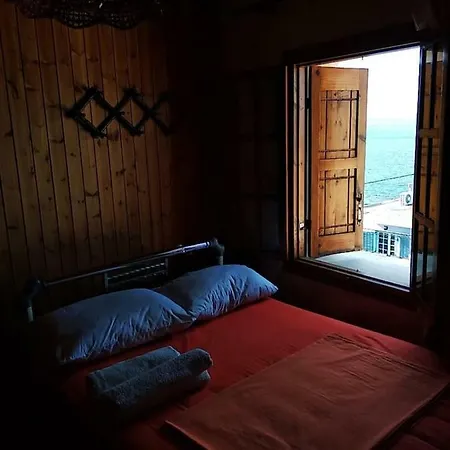 Kiki's Summer House Апартаменты Корони